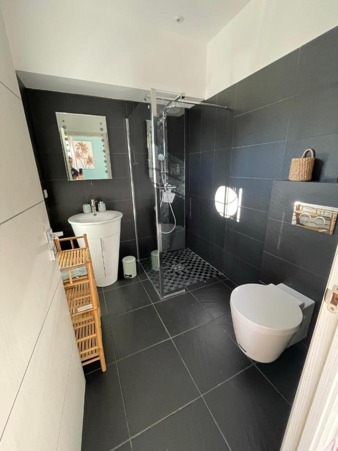 Chambre Luxe Dans Villa De Standing Avec Piscine, Acces Discret Et Independant, Terrasse Arboree Et Parking Prive La Valette-du-Var Bagian luar foto